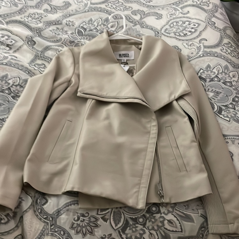 Tuckernuck Jacket - Picture 5 of 8